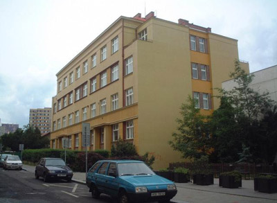 škola - budova.jpg